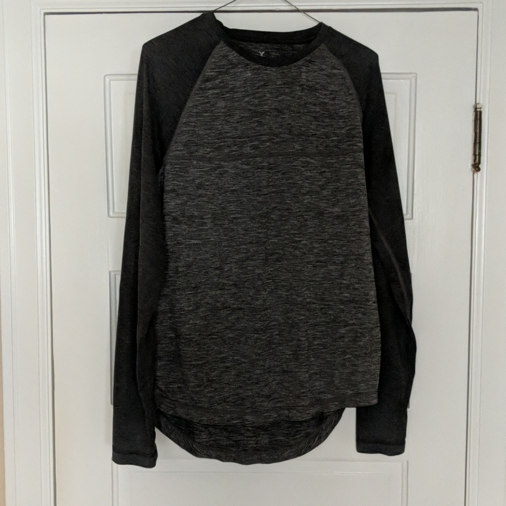 American Eagle athletic shirt